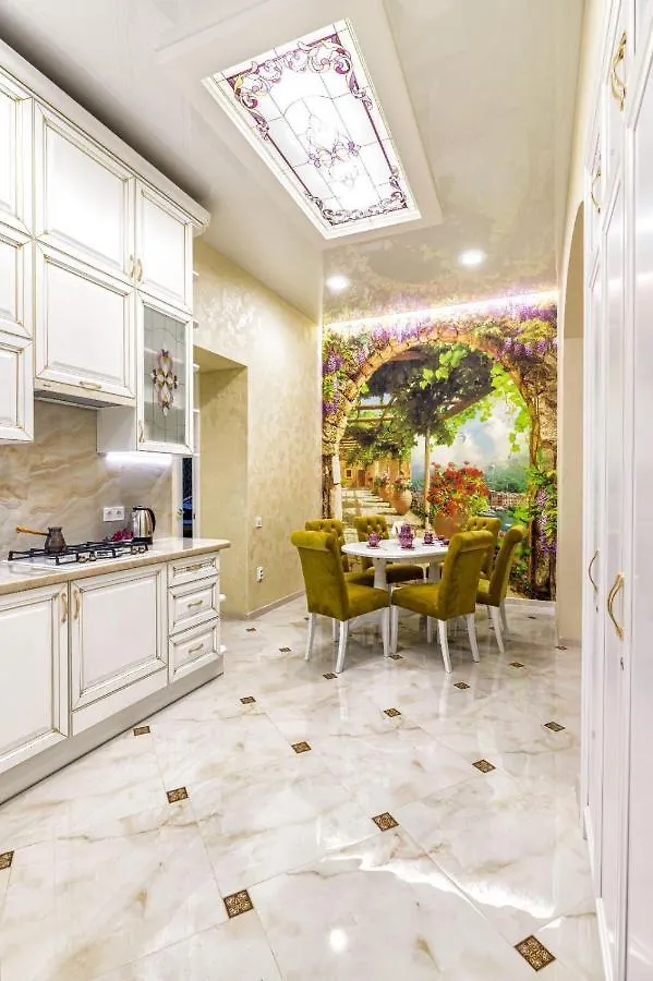 Rynok Square City Center Two Bedroom Apartment! Lviv 0*,  Ukrajna