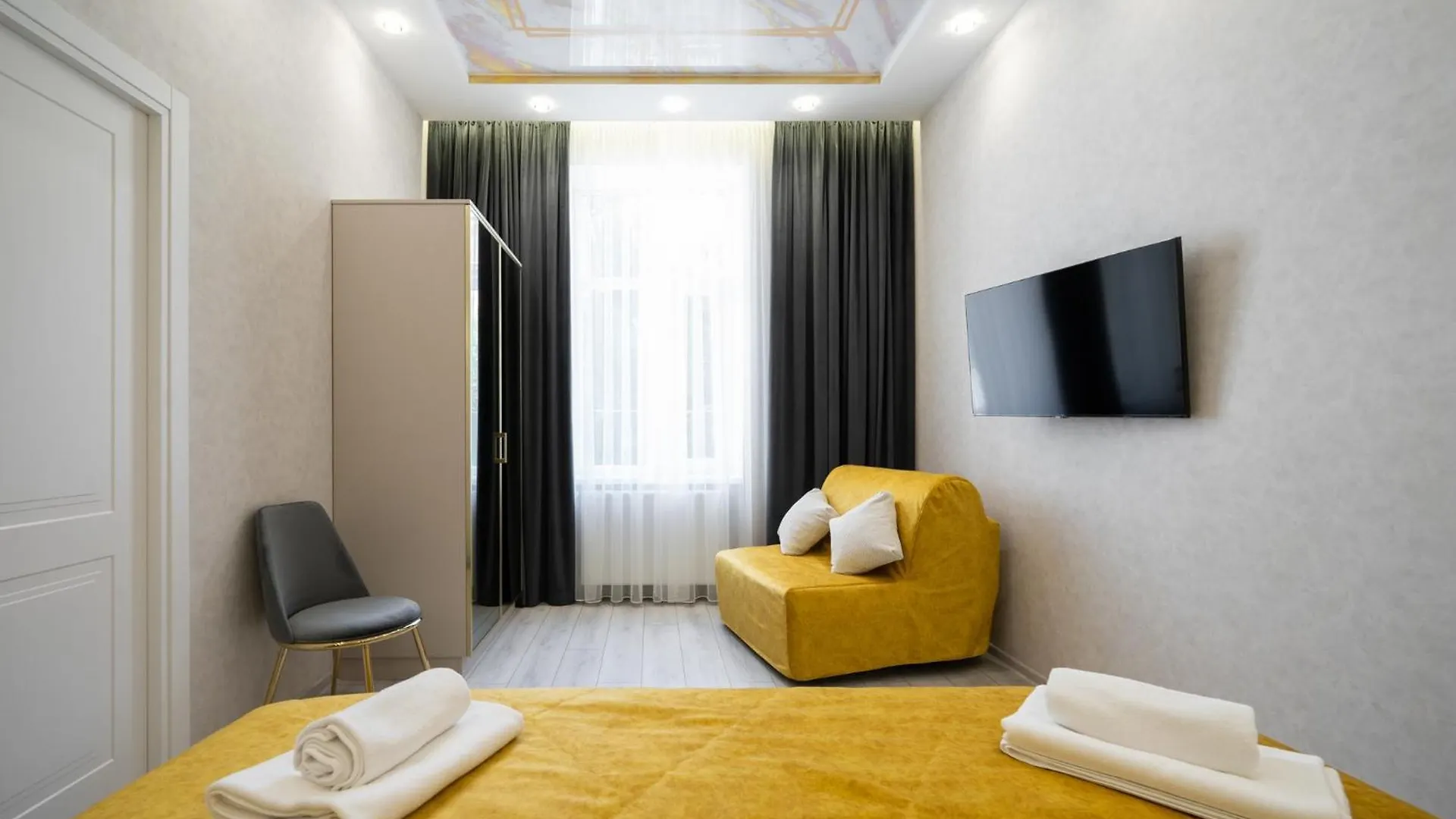 Rynok Square City Center Two Bedroom Apartment! Lviv Ukrajna